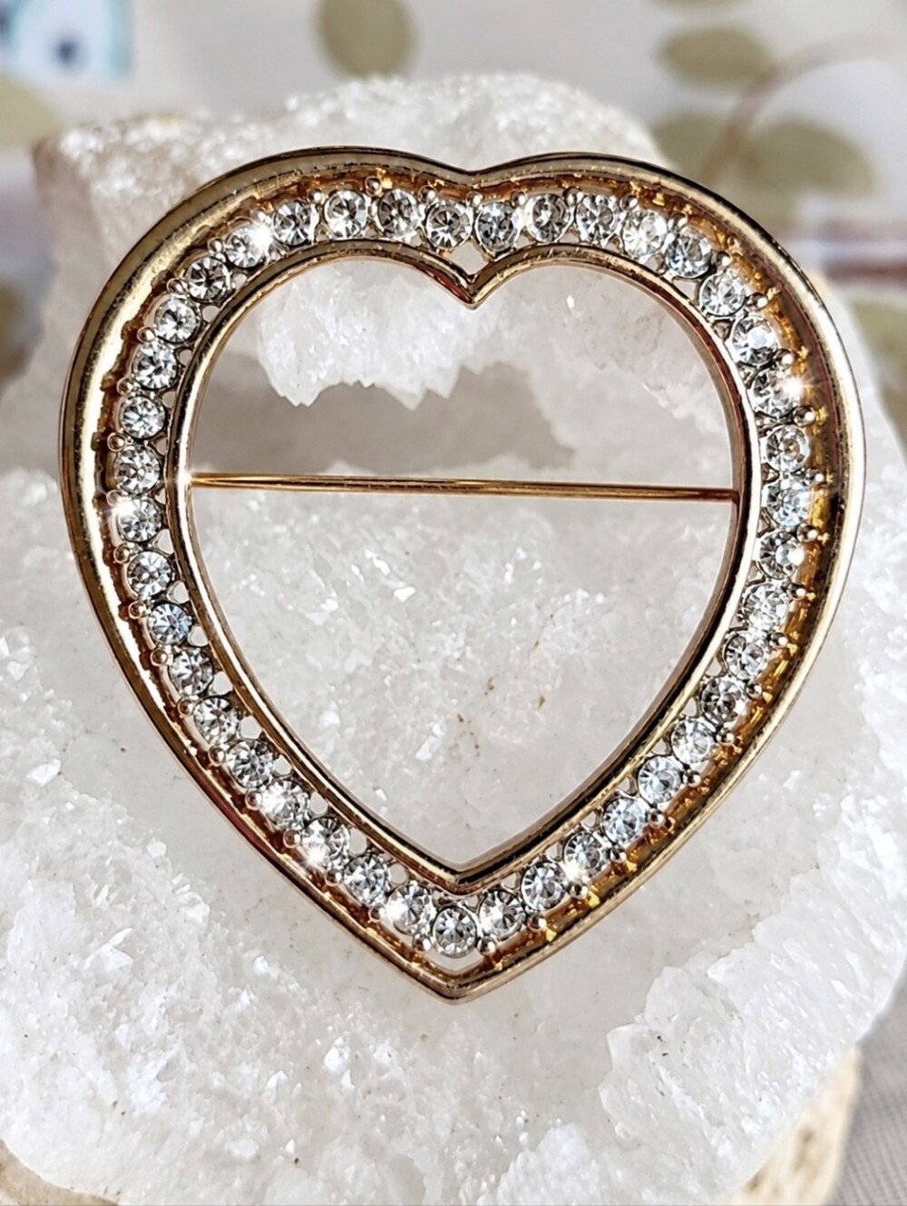 Vintage Pave Set Clear Rhinestone Heart Brooch Pin Gold Tone Valentine's Day EUC